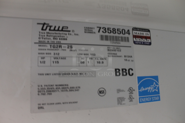 2012 True TG2R-2S Commercial Stainless Steel Two Door Reach In Cooler With Polycoated Shelves. 115V, 1 Phase. Tested and Working! - Image 6 of 6