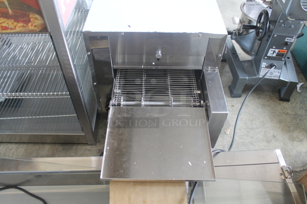 BRAND NEW! Avantco TT-P11-120 177CVROV10RA Stainless Steel Commercial Countertop Conveyor Oven. 120 Volts, 1 Phase. Tested and Working! - Image 5 of 6