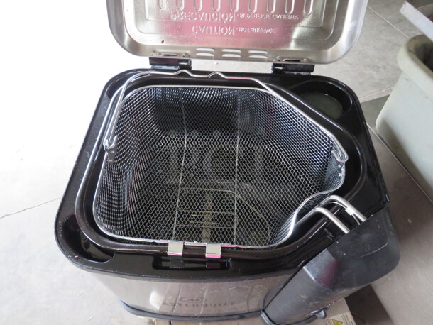 One Masterbilt Deep Fryer. Model #MB2 012420. 120 Volt. 1650 Watt. 18X16X15 - Image 2 of 2