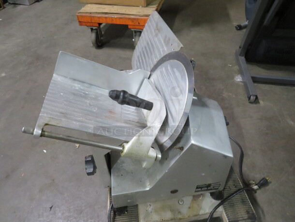 One Globe Deli Slicer. 120 Volt. Model# G12. Not Working. - Image 3 of 4