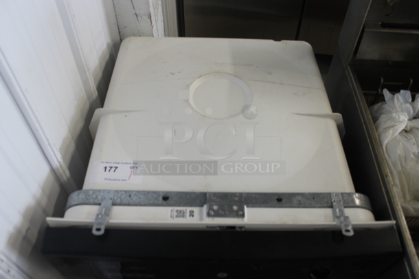GE General Electric GSD3300K00BB Undercounter Dishwasher. 120 Volts, 1 Phase.  - Image 2 of 8