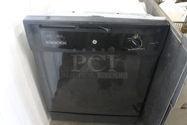 GE General Electric GSD3300K00BB Undercounter Dishwasher. 120 Volts, 1 Phase.  - Image 3 of 8