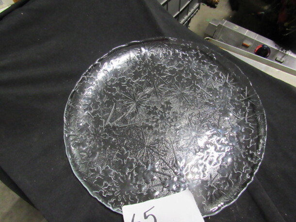 One 13 Inch Clear Round Serve Plate.