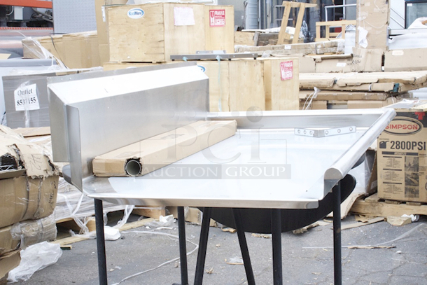 BRAND NEW SCRATCH & DENT! Regency 16 Gauge 4' Clean Dish Table - Image 4 of 8
