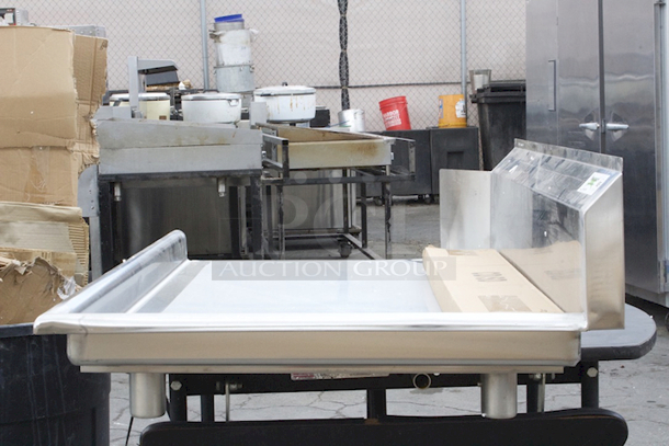 BRAND NEW SCRATCH & DENT! Regency 16 Gauge 4' Clean Dish Table - Image 7 of 8