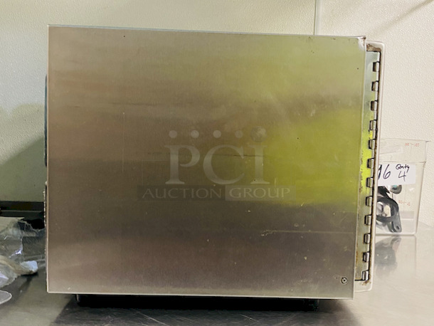 BEAUTIFUL! Amana Model RFS10SW2 Stainless Steel Commercial Countertop Microwave Oven With View Through Door! 

CONDITION: 10/10

 - Image 6 of 7