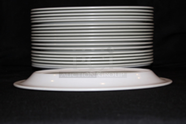 Carlisle N43082 Melamine Durus Oval Platter 12" X 9", 1", White.  It is ideal for use in temperatures up to 212°F. 
20x Your Bid - Image 3 of 5