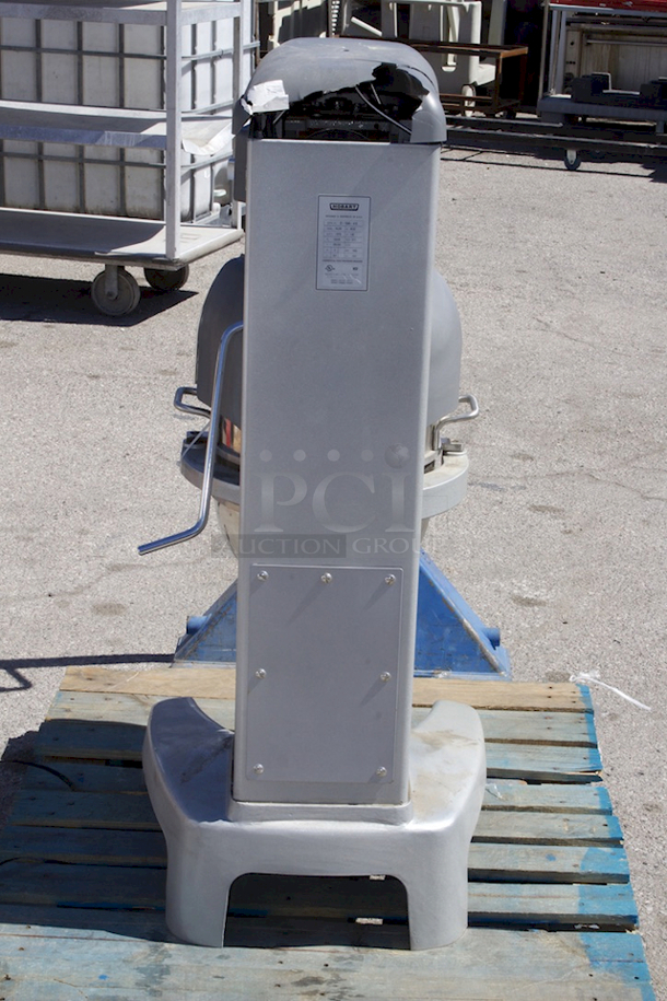BRAND NEW SCRATCH AND DENT! Hobart Legacy+ HL400-1 40 Qt. Planetary Floor Mixer with Guard & Standard Accessories - 240V, 3 Phase, 1 1/2 hp - See photos - Image 6 of 9