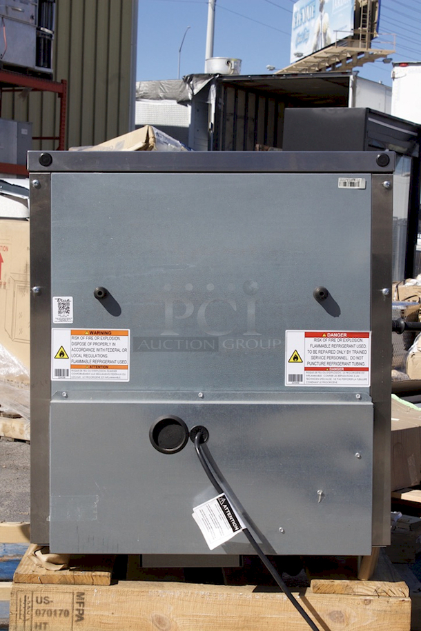 BRAND NEW SCRATCH & DENT! True TUC-27-ADA-HC 27 5/8" ADA Height Undercounter Refrigerator - TESTED TO 39 Degrees.  - Image 5 of 10