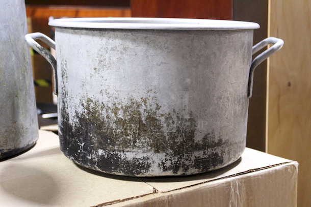AWESOME! (4) 5-Gallon Soup Pots. 4x Your Bid - Image 4 of 9