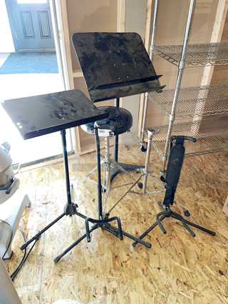 OUTSTANDING! 5 Piece Musician Set! Guitar Stands, Music Holders, Stand & Thick Padded Seat. 5x Your Bid