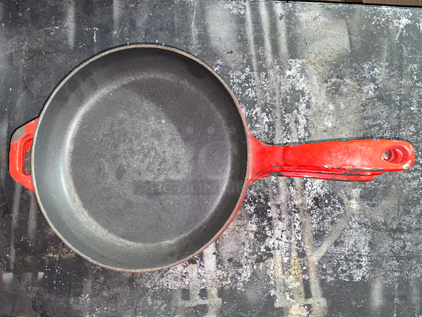 AMAZING! Set of 5 Lodge Cast Iron Skillets, Non-Stick with Enamel Coating, 10”.  

5x Your Bid - Image 5 of 5