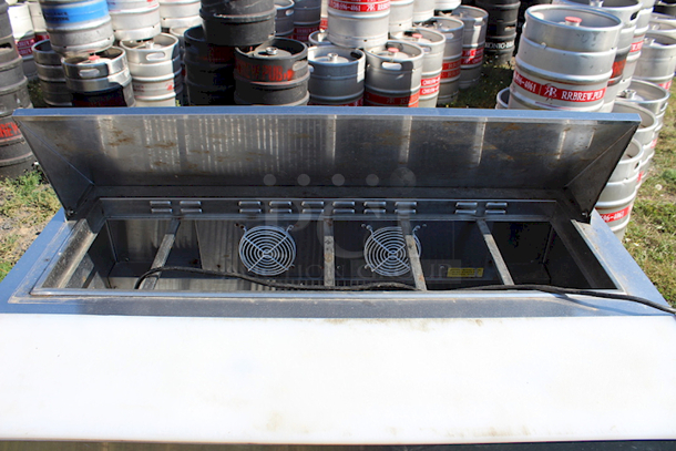 Supera SSPT2R-1 Refrigerated Sandwich/Salad Prep Table On Commercial Casters. 115v 60hz 1ph 48x30x44 - Image 3 of 4
