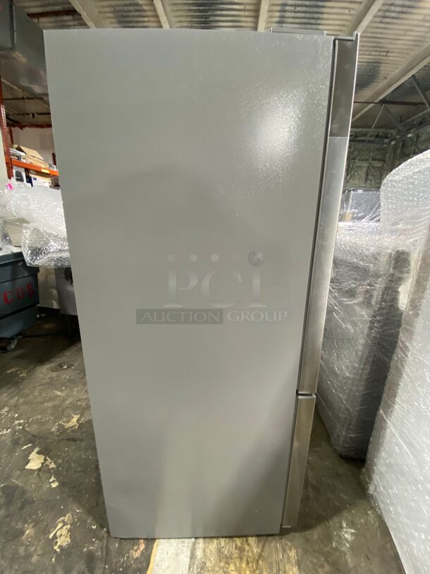 Insignia™ - 18.6 Cu. Ft. Bottom Freezer Refrigerator - Stainless Steel
 - Image 5 of 6
