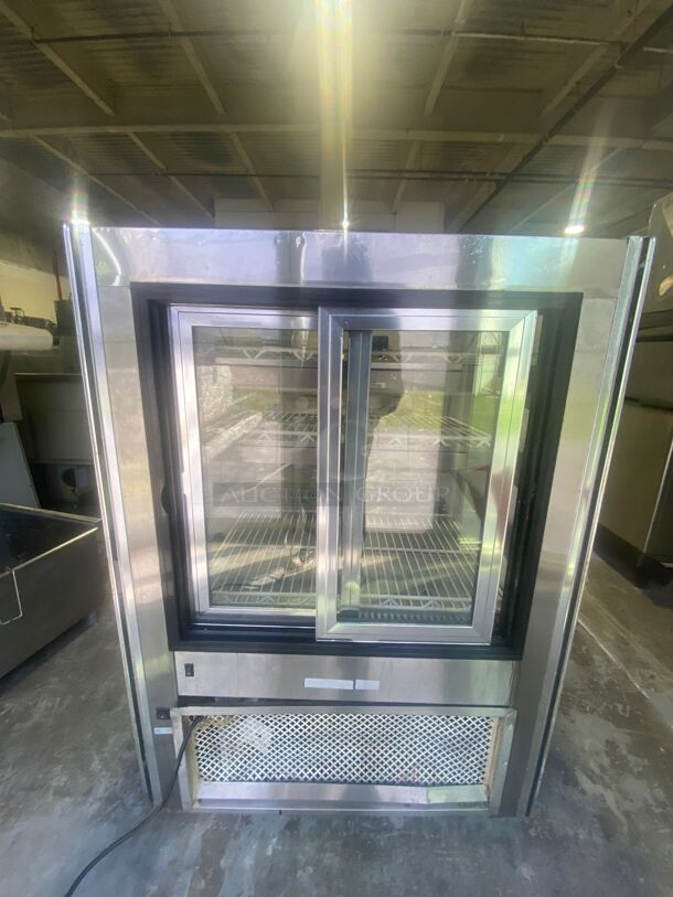 Leader CVK36 36″ Refrigerated Curved Glass Bakery Display Case with 3 Shelves
 - Image 5 of 5