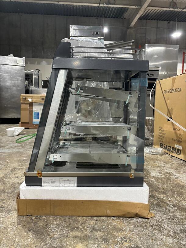 Brand New Marchia Heated countertop display
 - Image 4 of 5