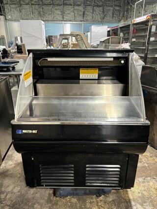 Master-Bilt HOAM36 36" Horizontal Open Air Merchandiser

