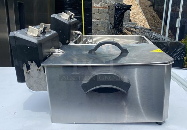 DUKERS DCF15ED 30lb Two Basket Electric Countertop Fryer
 - Image 4 of 7