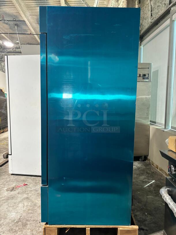 BRAND NEW Dukers D28R 27-1/2"W One Door Stainless Steel Bottom Mount Reach In Refrigerator - 18.31 Cu. Ft
 - Image 3 of 5