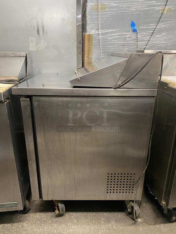 True TSSU-27-08-HC 27" TSSU Series Sandwich/Salad Prep Table w/ Refrigerated Base, 115v
 - Image 6 of 7