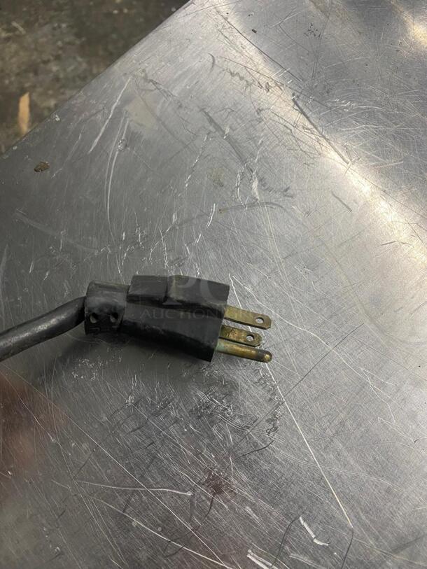 Amazing Single Door Stainless Steel Commercial Refrigerator
 - Image 3 of 6