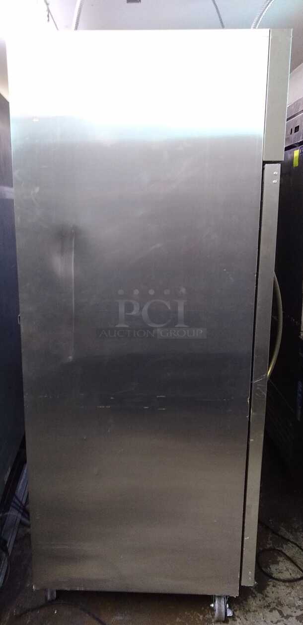 Dukers Commercial Reach In Refrigerator D28ARG
 - Image 4 of 7