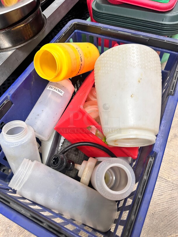 One Lot Of Assorted Kitchen Containers - Image 1 of 2