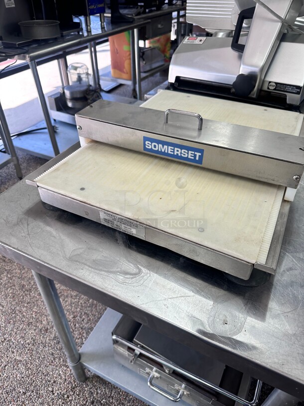 Excellent Condition Somerset SDS-130 Dough Docking Station Prevents Dough Bubbling  - Image 2 of 8