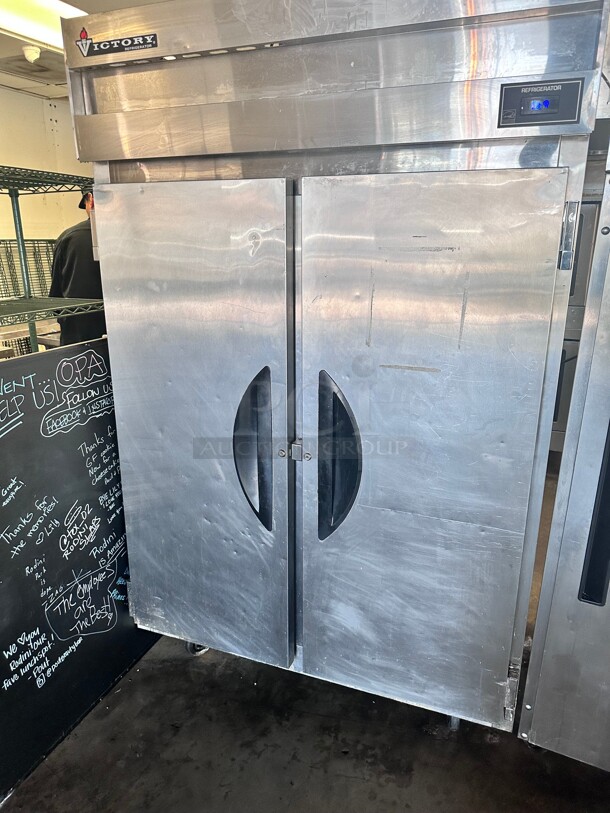 Working Victory Refrigeration VR2 Refrigerator, Reach In, 2 Section, Value Line, Energy Star, 45.4 cu ft 115 Volt - Image 2 of 6