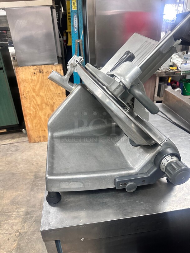 Excellent Condition  Hobart 2612 Commercial Manual Deli Meat Slicer 12" 115 Volt Tested and Working - Image 2 of 6