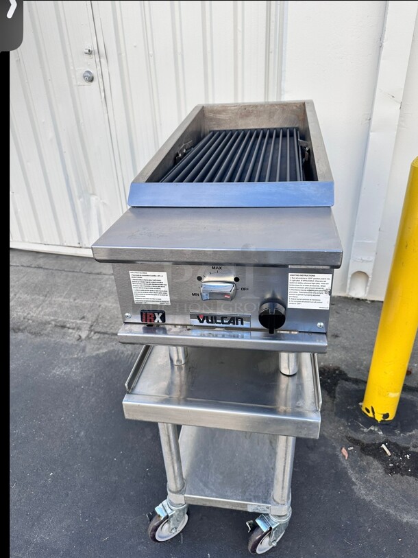 Late Model Vulcan VTEC14 14 1/2 inch Countertop Charbroiler w/ Conversion Burner, Natural Gas Working - Image 8 of 9