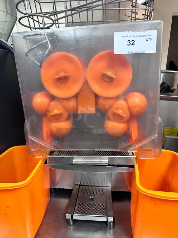 Certified Working! Commercial Speed Up High Capacity Countertop Automatic Feed Juicer - 40 Fruits / Minute 115 Volt  - Image 4 of 7