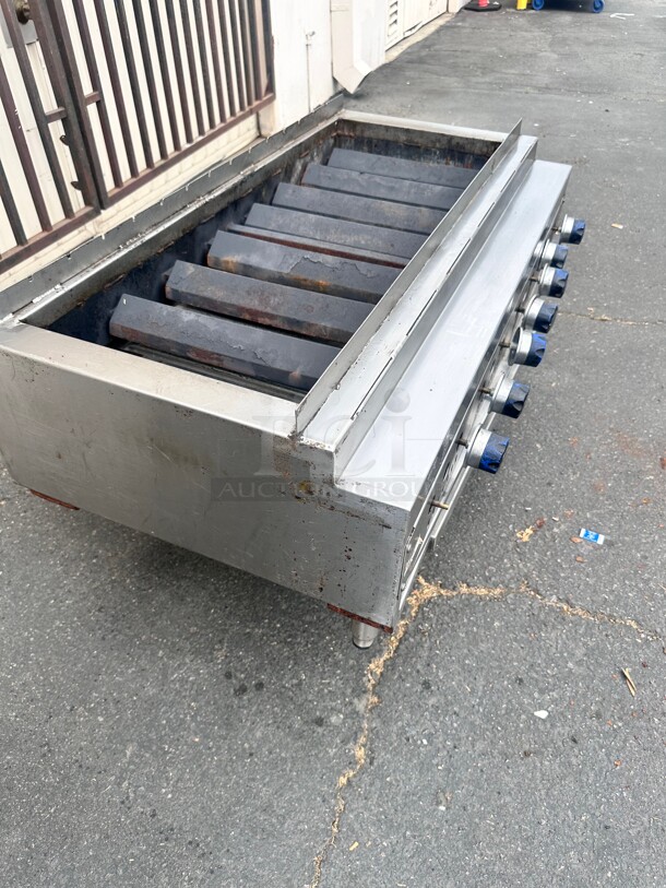 Ideal 8-Burner Natural Gas Kebab Broiler - 240,000 BTU Working - Image 7 of 10