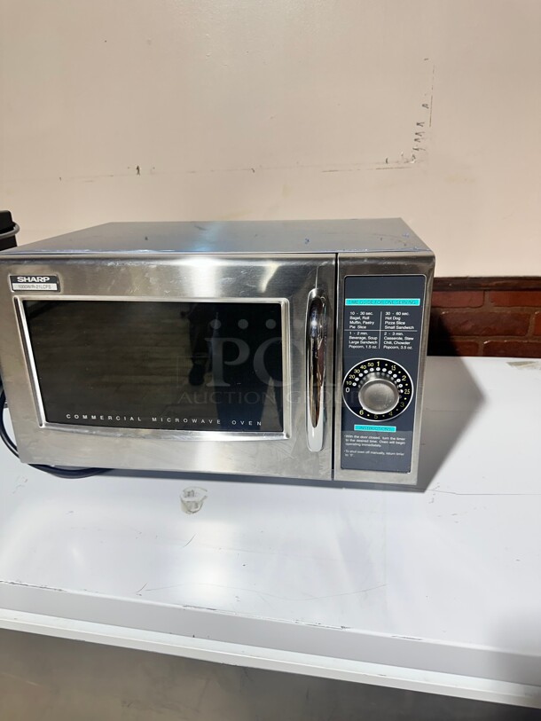 Late Model Sharp R-21LCFS 1000 Watt Medium Duty Commercial Microwave Oven, 120V Working - Image 4 of 8
