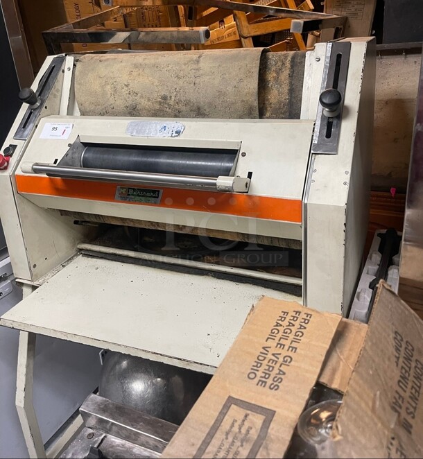 French Made  580 French Bread Baguette Moulder Dough Sheeter Roller 220 Volt Tested and Working - Image 5 of 7