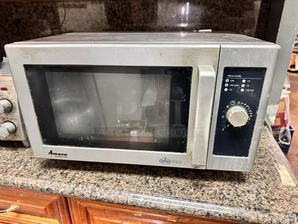Amana RMS10DS 1000w Commercial Microwave w/ Dial Control, 120v Working  - Image 2 of 7