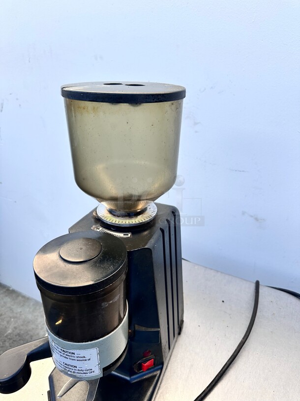 La San Marco SM90 Commercial Espresso Coffee Grinder 115 Volt Working - Image 3 of 8