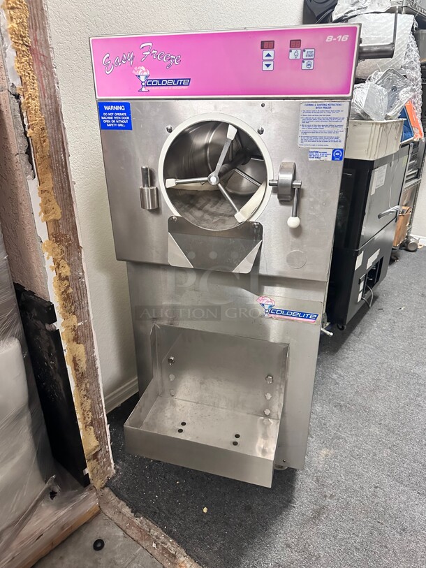 Coldelite Easy Freeze 7 20 Quart Horizontal Batch Freezer - 208-230V, 3 Phase Working Missing Front Cover - Image 1 of 11