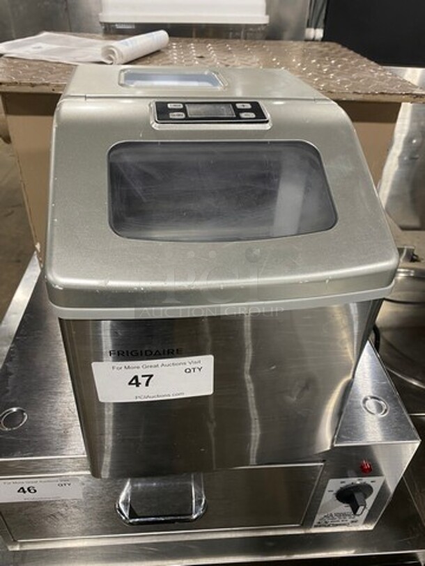 Frigidaire Countertop Ice Maker Machine! Model: EFIC452SSCU 115V 60HZ 1 Phase - Image 1 of 4