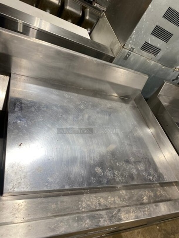 MagiKitch'n Commercial Countertop Gas Powered Flat Top Griddle! With Back And Side Splashes! All Stainless Steel! - Image 5 of 8