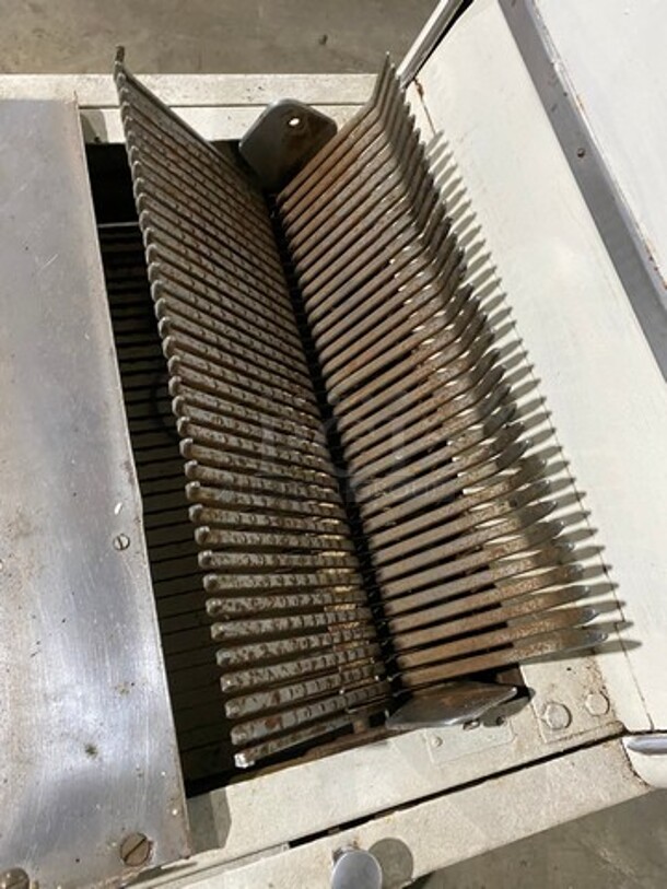 U.S Slicing Machine Commercial Countertop Bread Loaf Slicer! Model: MB SN: 508MB2917 115V 60HZ 1 Phase - Image 5 of 8