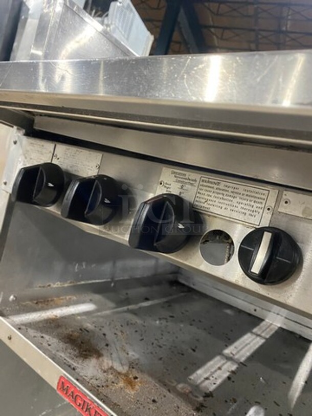 MagiKitch'n Commercial Natural Gas Powered Char Grill! With Back And Side Splashes! With Shelf Storage Space Underneath! All Stainless Steel! Model: FMRMB24 SN: 99119445 - Image 8 of 10