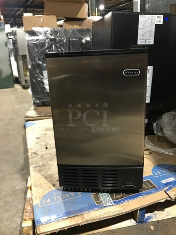 SCRATCH-N-DENT! Whynter Undercounter Built In Ice Maker! 12LB Ice Capacity! All Stainless Steel! Model: UIM155 115V - Image 1 of 9