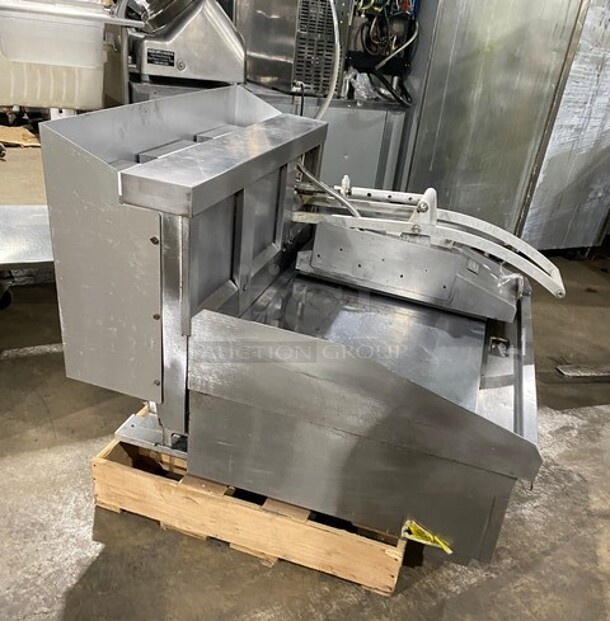 WOW! Lang Commercial Countertop Natural Gas Powered Flat Top Griddle With Clamshell Flat Hood Press! With Thermostatic Controls! Built In Hood! With Back And Side Splashes! All Stainless Steel! Model: 236SCHENSH - Image 3 of 12