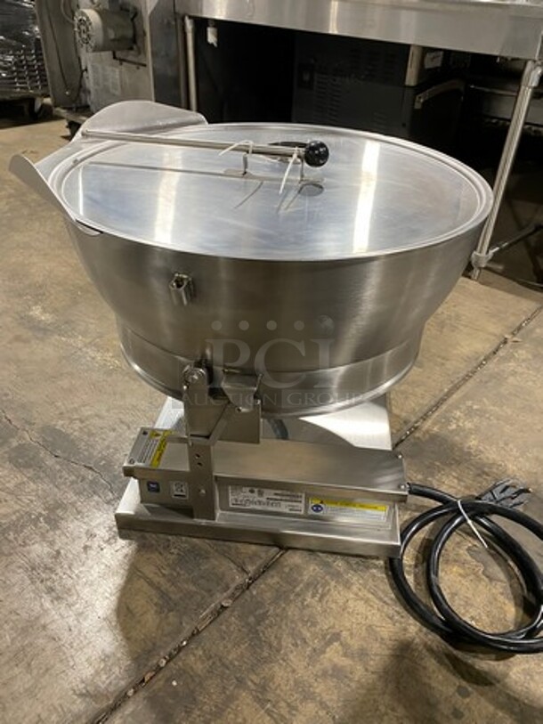 AWESOME! LATE MODEL! Cleveland Commercial Countertop 15 Gallon Tilting Soup Kettle/ Tilt Skillet! All Stainless Steel! Model: SET15 SN: 160323052122 208V 60HZ 1/3 Phase! Working When Removed!  - Image 3 of 8