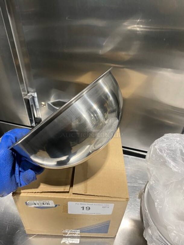 NEW! IN THE BOX! Vollrath Stainless Steel Mixing Bowls! - Image 4 of 6