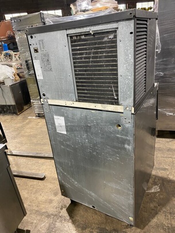 Manitowoc Commercial Ice Maker Machine! With Commercial Ice Bin! All Stainless Steel! On Legs! Model: QD0452A SN: 030964976 115V 60HZ 1 Phase - Image 4 of 7