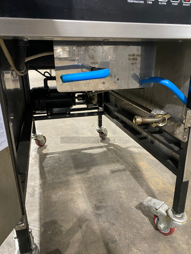 LATE MODEL! 2019 Shineho Equipment Electric Powered Pressure Fryer! With Metal Fryer Basket! All Stainless Steel! On Casters! Model: P007 50HZ - Image 6 of 10