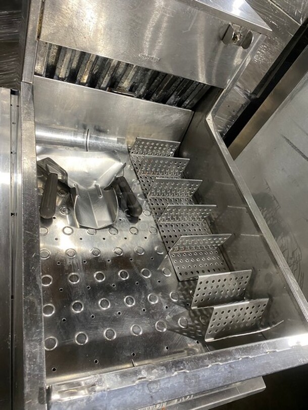 Sweet! Carter Hoffmann Commercial Countertop Electric Powered Crisp-N-Hold/Fry Warmer Dumping Station! With Backsplash! All Stainless Steel! Model: CNH18 SN: 112016624829 120V 60HZ 1 Phase! Working When Removed! - Image 6 of 7