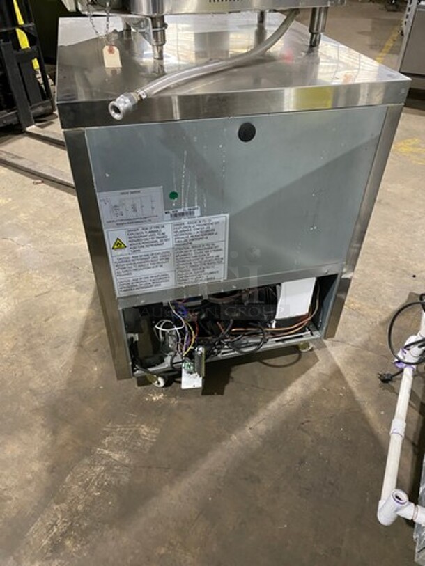 Dukers Commercial Single Door Refrigerated Lowboy/ Worktop Freezer! With Poly Coated Rack! Solid Stainless Steel! Model: DUC29F 115V 60HZ 1 Phase - Image 4 of 7